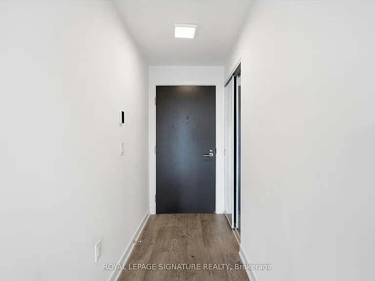 50 McCaul St #917 — Photo 2