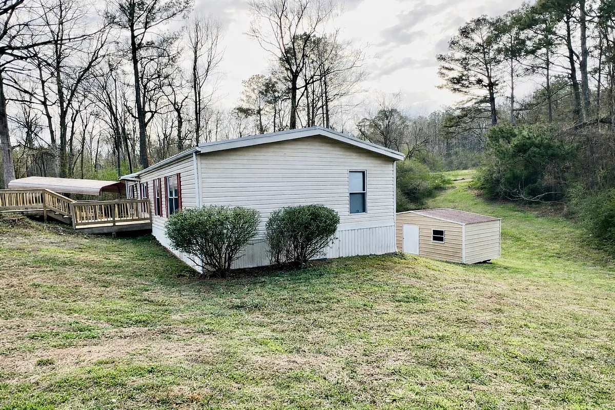 Building Photo - 246 Shores Camp Rd