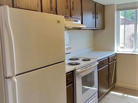 3rd image of 128 Stamm Ave APT 13