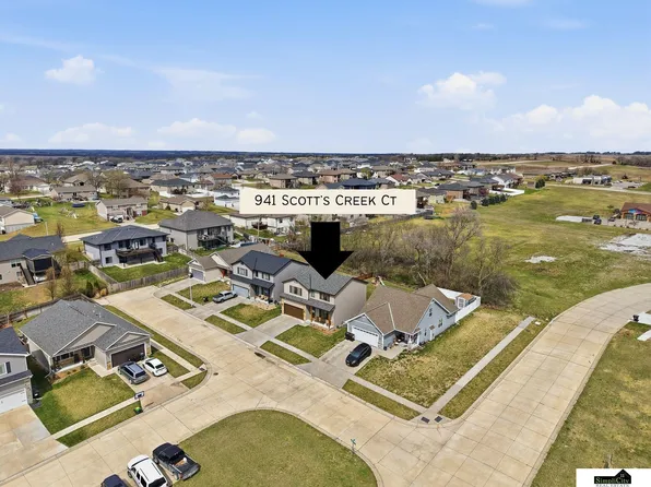941 Scotts Creek Ct, Hickman, NE 68372