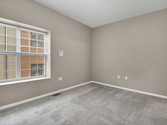 3rd image of 2097 Columbus Rd APT 6