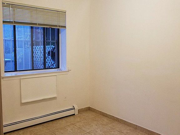 4th image of 4611 Astoria Blvd #2