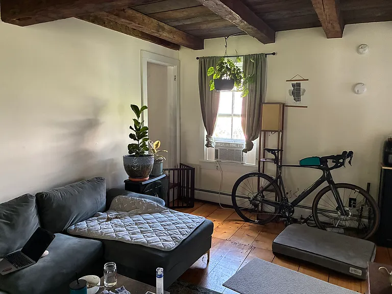 38 Sunset St #B — Photo 3