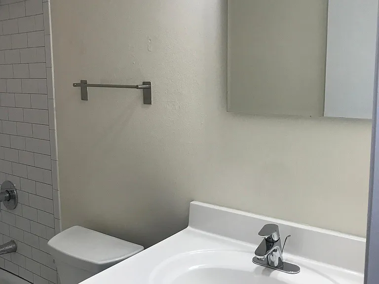 323 W Concord Pl #5 — Photo 3
