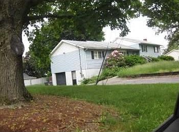 2nd image of 12 Cresthaven Dr