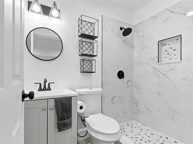 412 E Harwood St #2 — Photo 11