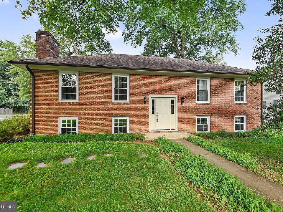 1st image of 1916 Corliss Ct