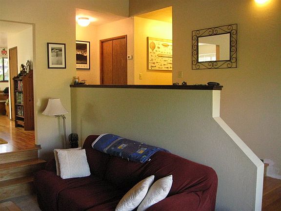 4th image of 119 Westmoor Ct