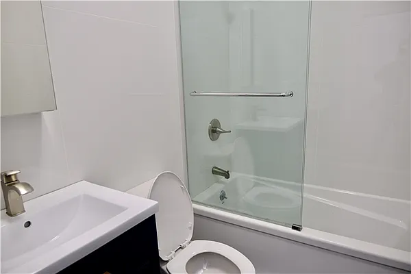 Rented by 18 REALTY | media 21