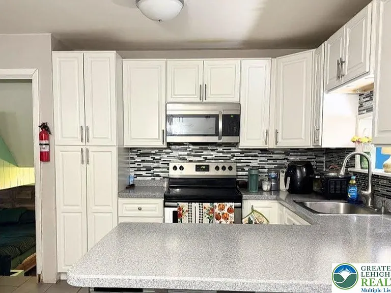 2413 S Church St — Photo 6