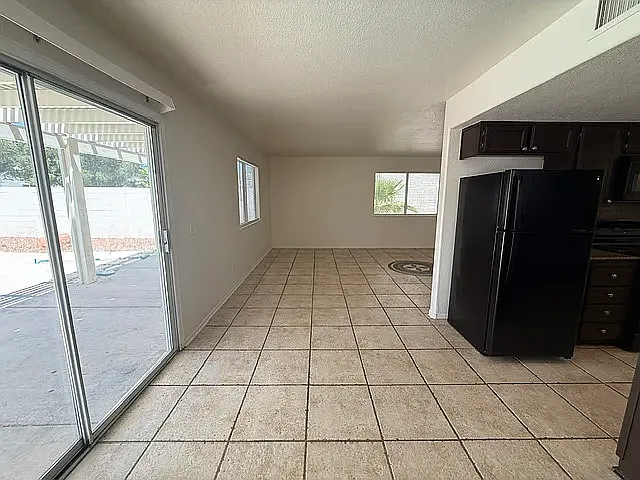 6109 Crockery St — Photo 7