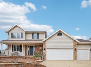 403 Badger Ln, Waunakee, WI 53597