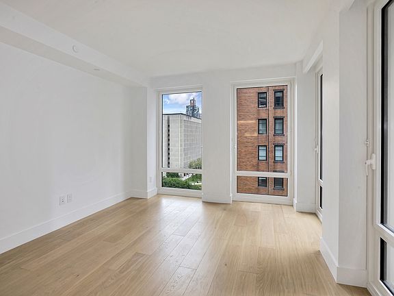 5th image of 15 W 61st St #10E