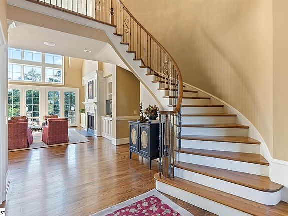 4th image of 127 Poplar Hill Ln