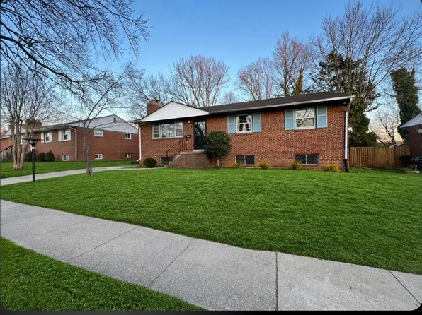 8102 Carey Branch Dr, Fort Washington, MD 20744