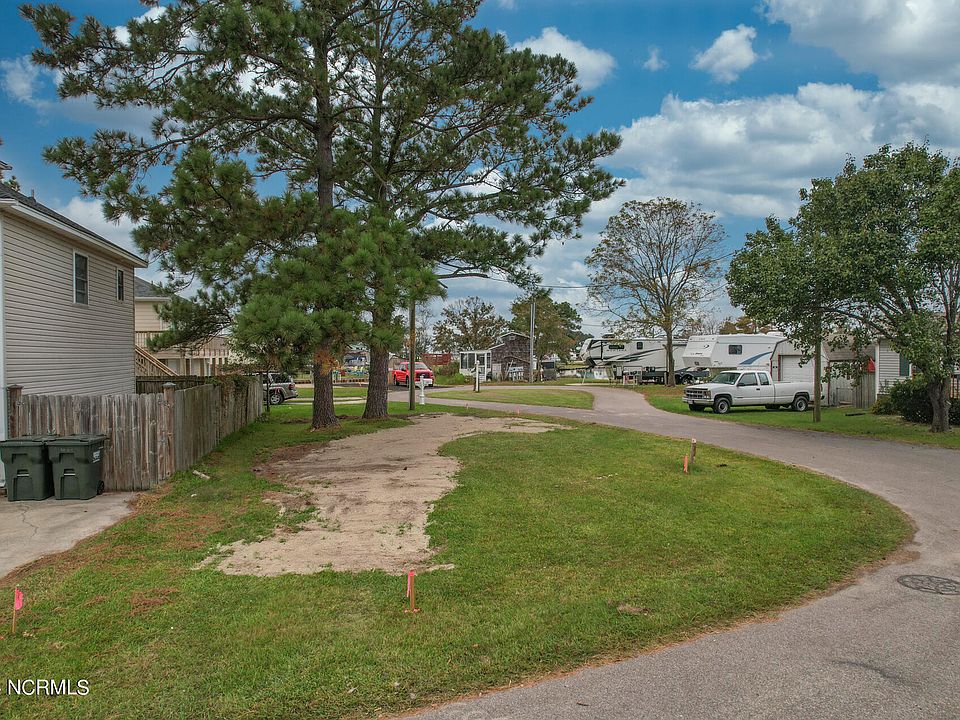 1st image of 123 Coral Court