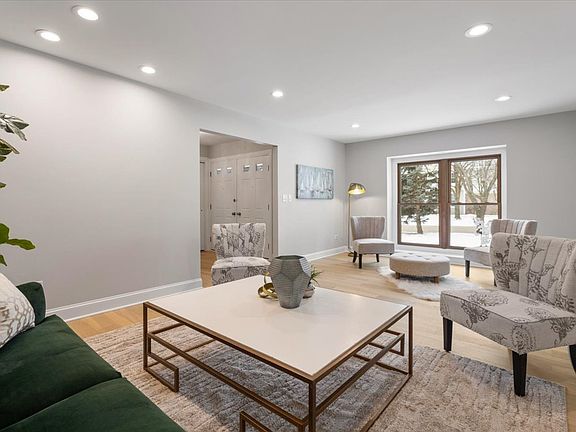 4th image of 168 Farmgate Dr