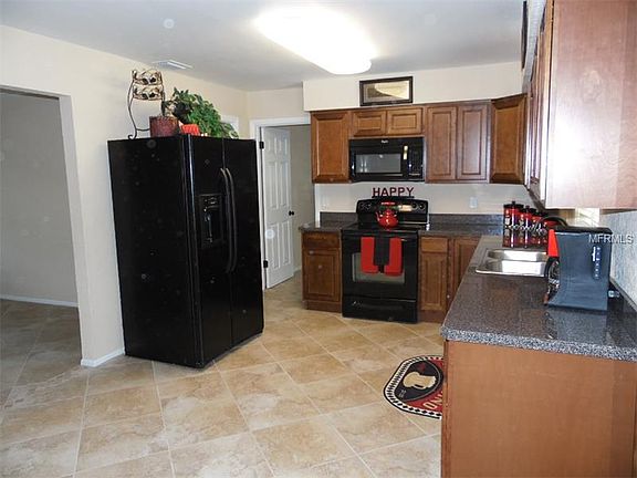 5th image of 409 Taylor Blvd