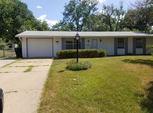 2927 SW Moundview Ct, Topeka, KS 66614