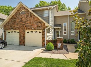 16225 Lea Oak Dr, Chesterfield, MO 63017