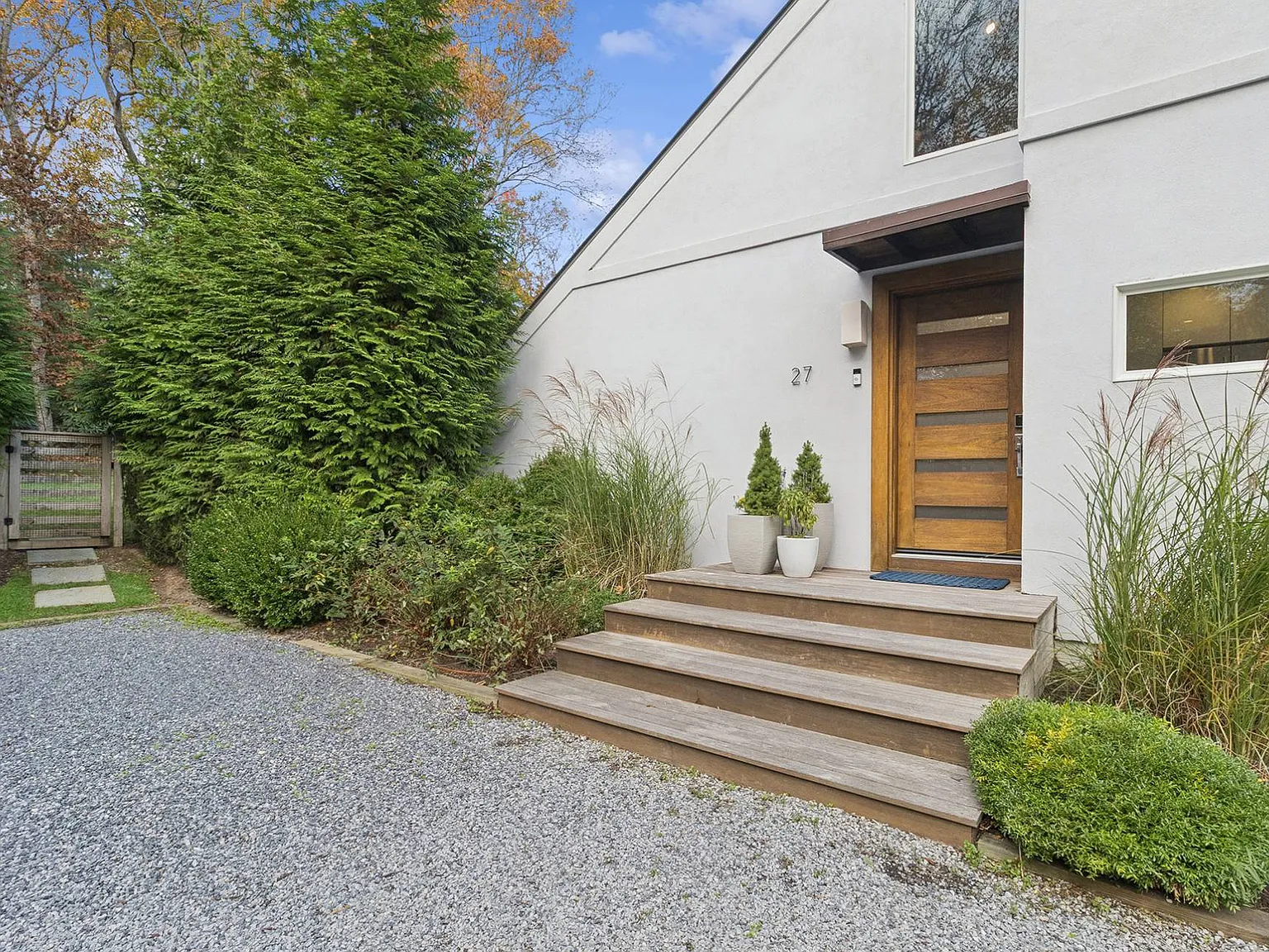 Immaculate Contemporary - Private Bay Beach Access — Photo 4