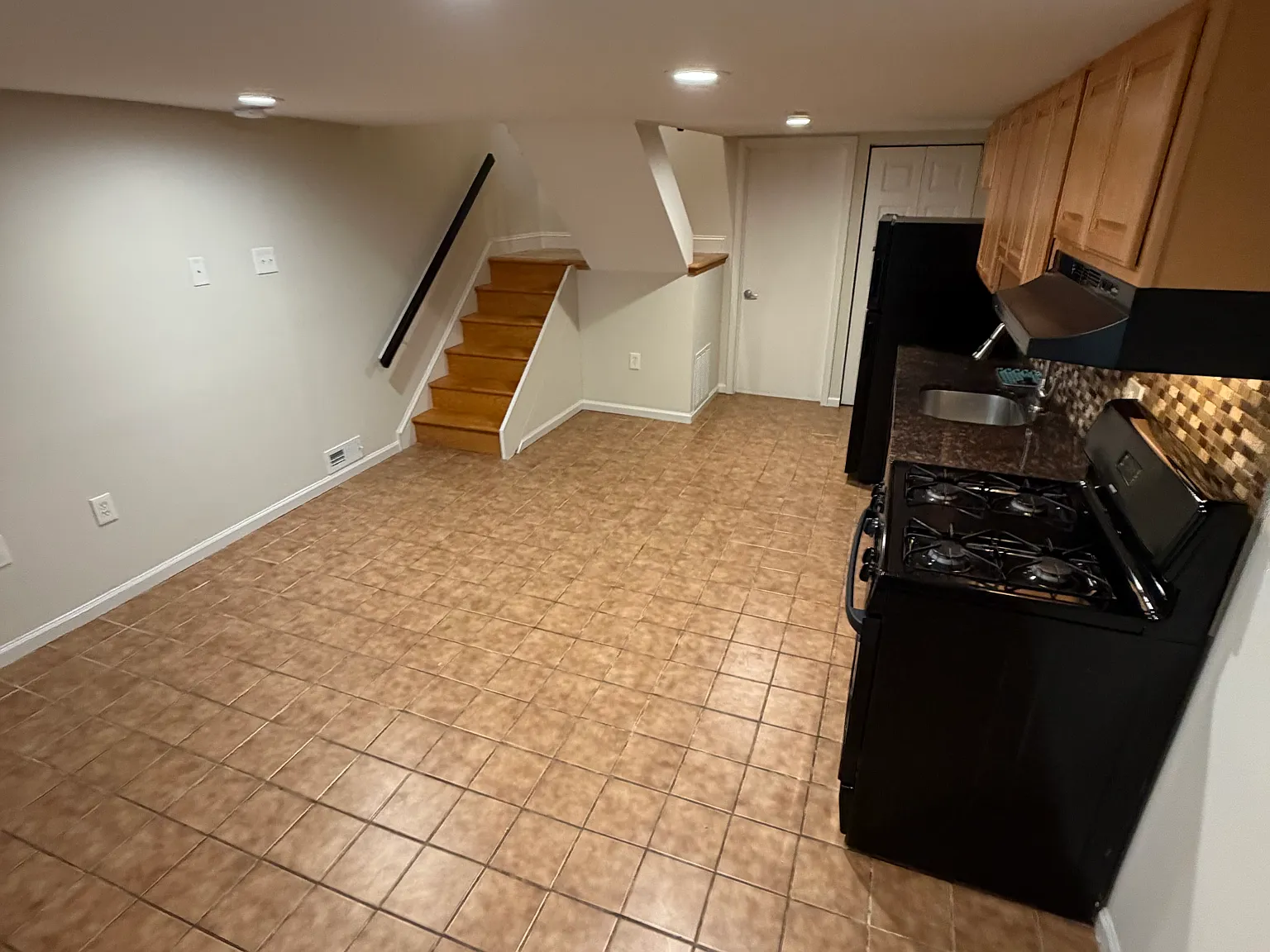 1 bed, 1000 sqft, $1,475 — Photo 3