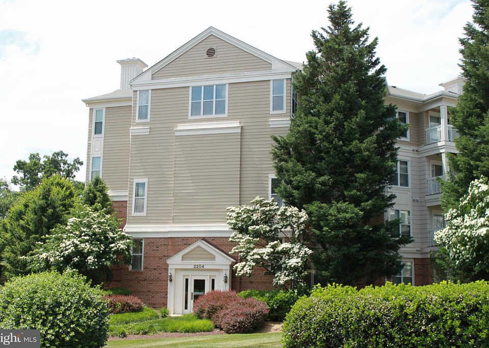1st image of 2204 Westcourt Ln APT 304