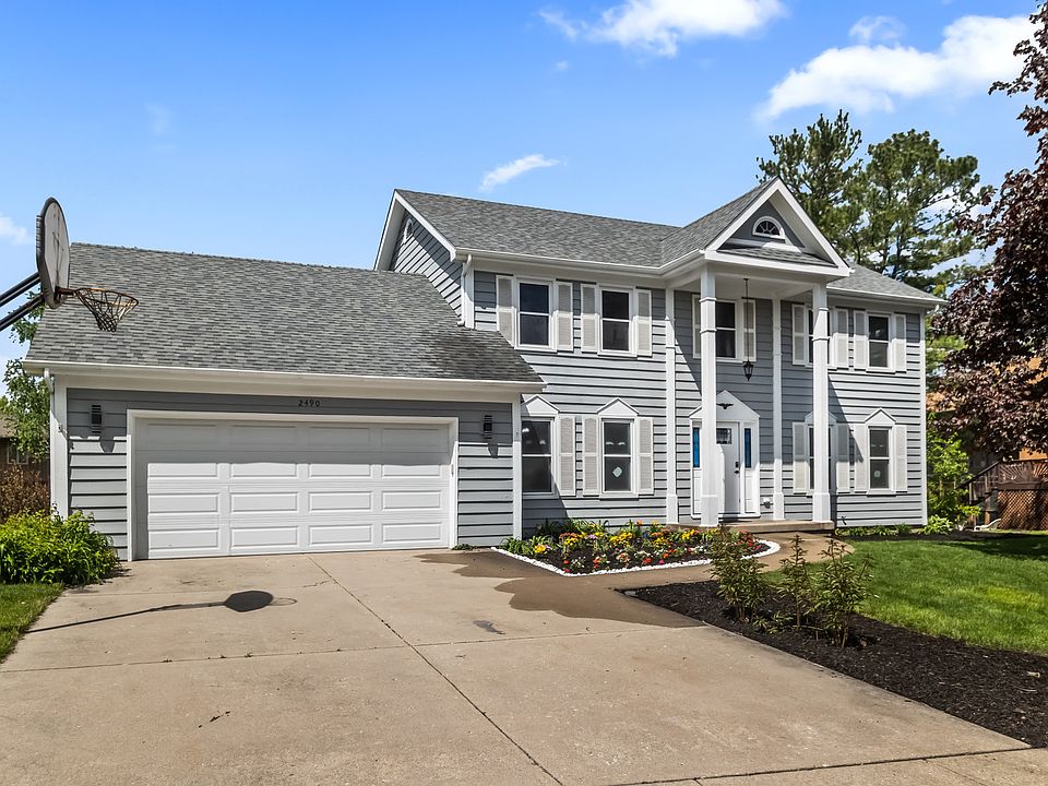 1st image of 2490 Lakeside Dr