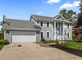 2490 Lakeside Dr, Aurora, IL 60504