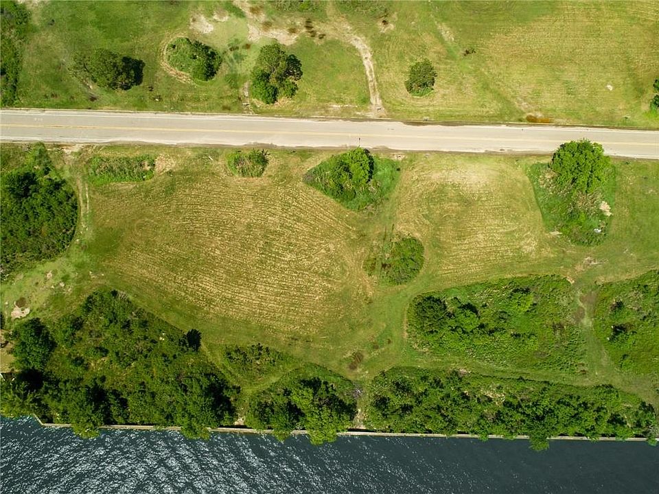 2nd image of Harbor Dr