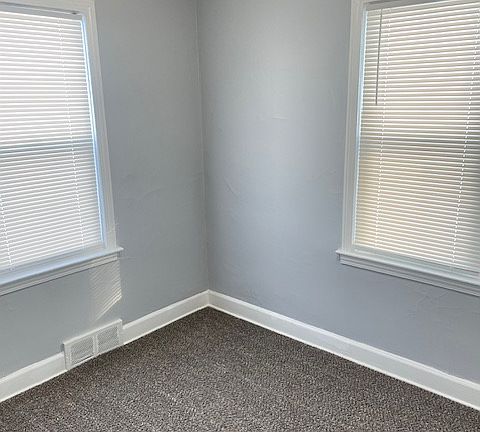 3rd image of 3339 Eastdale Dr