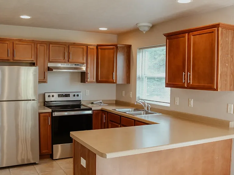 2810 Hunters Run Ct — Photo 2