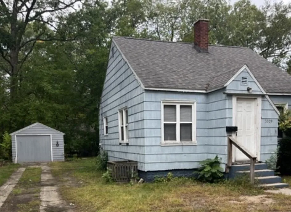 3329 Sanford St photo 1