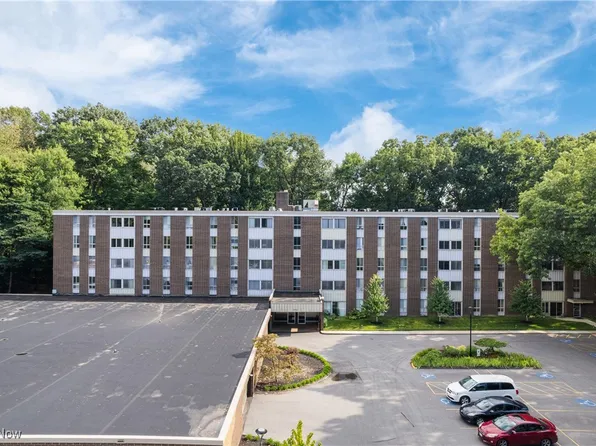 3068 Kent Rd APT 408C, Stow, OH 44224