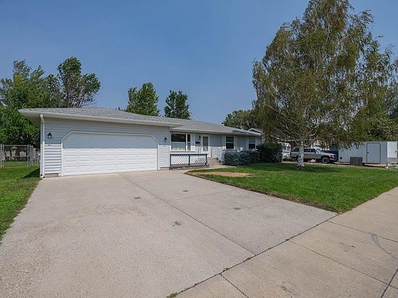 2nd image of 925 River View Dr