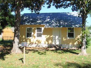 104 Wilkes St, Smithville, TX 78957