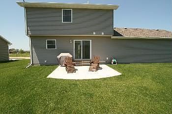 2nd image of 4711 NE Briarwood Dr