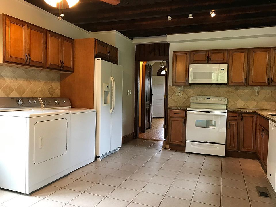 Large kitchen with laundry