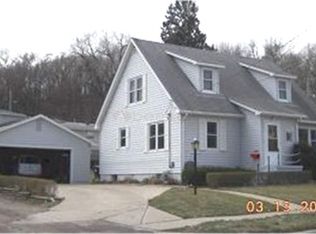 1510 W 26th St, Sioux City, IA 51103