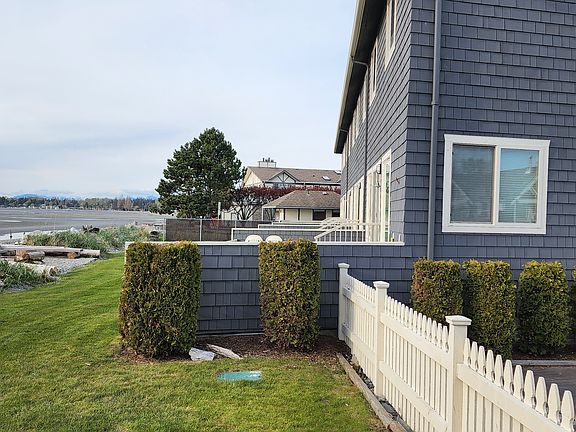 3rd image of 7595 Birch Bay Dr APT 2