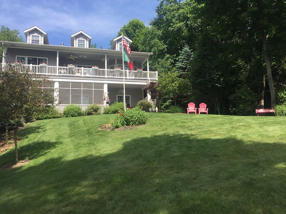 1st image of 26 Crestwood Ct