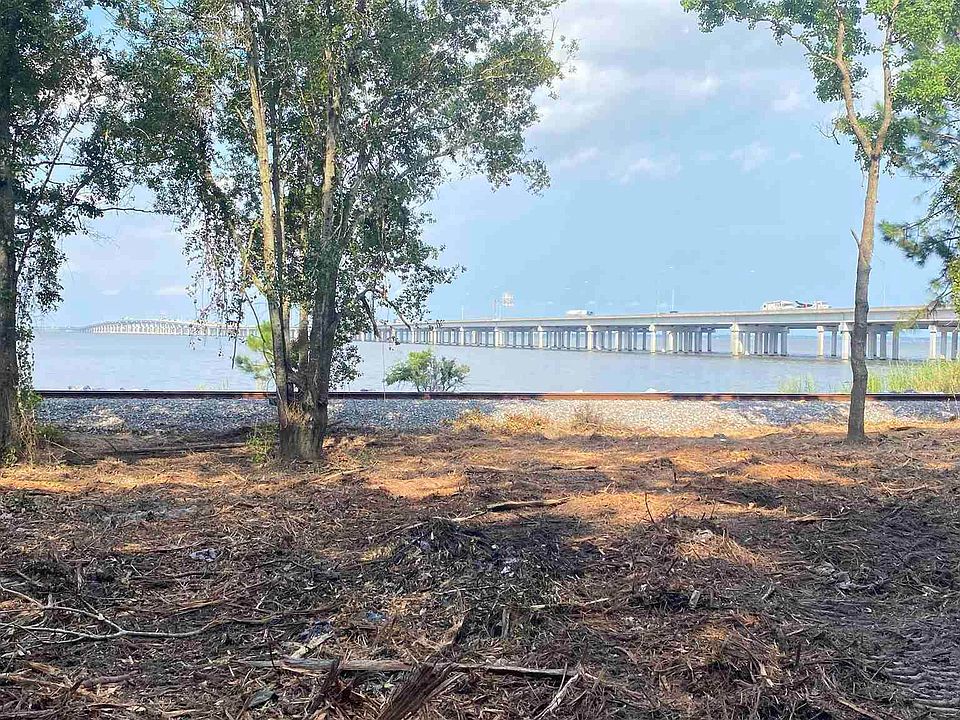 2nd image of 8166 Scenic Hwy