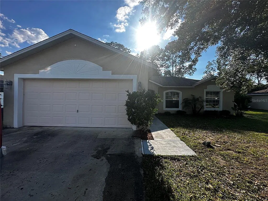 4 bed, 2.0 bath, 1660 sqft, $1,800 — Photo 2