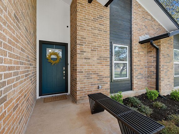 3rd image of 116 Southcross Rd