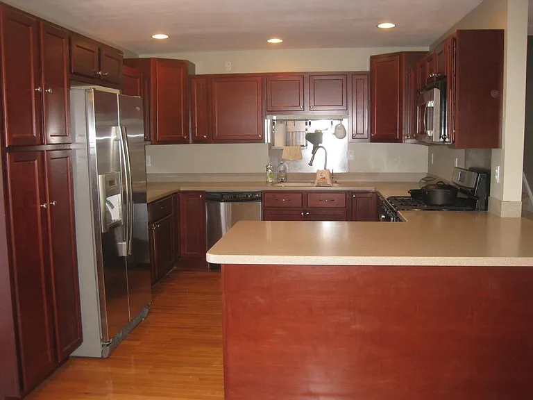 1104 Hayden Dr — Photo 9