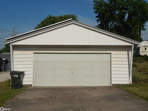 4th image of 2902 Avenue H