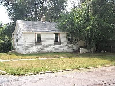 1st image of 520 W 1st St