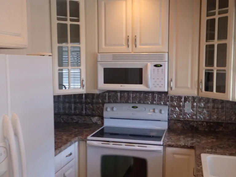 1639 E Saint Charles Pl — Photo 12