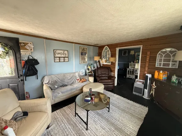 14380 W Walnut St, Deputy, IN 47230