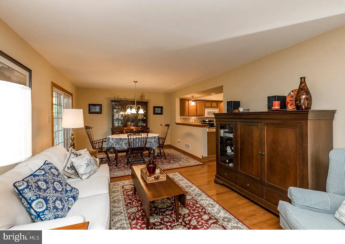 3 bed, 2.5 bath, 1614 sqft, $2,600 — Photo 4